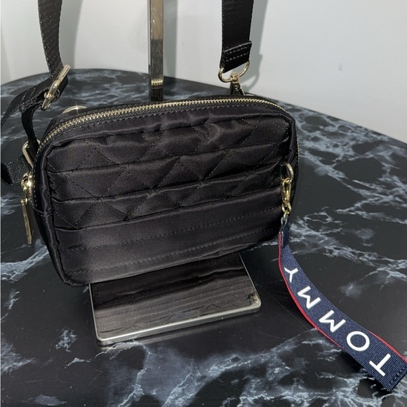 TOMMY HILFIGER Black Adjustable Strap Belt Fanny Bag Purse Black AUTHENTIC NEW - Picture 2 of 8